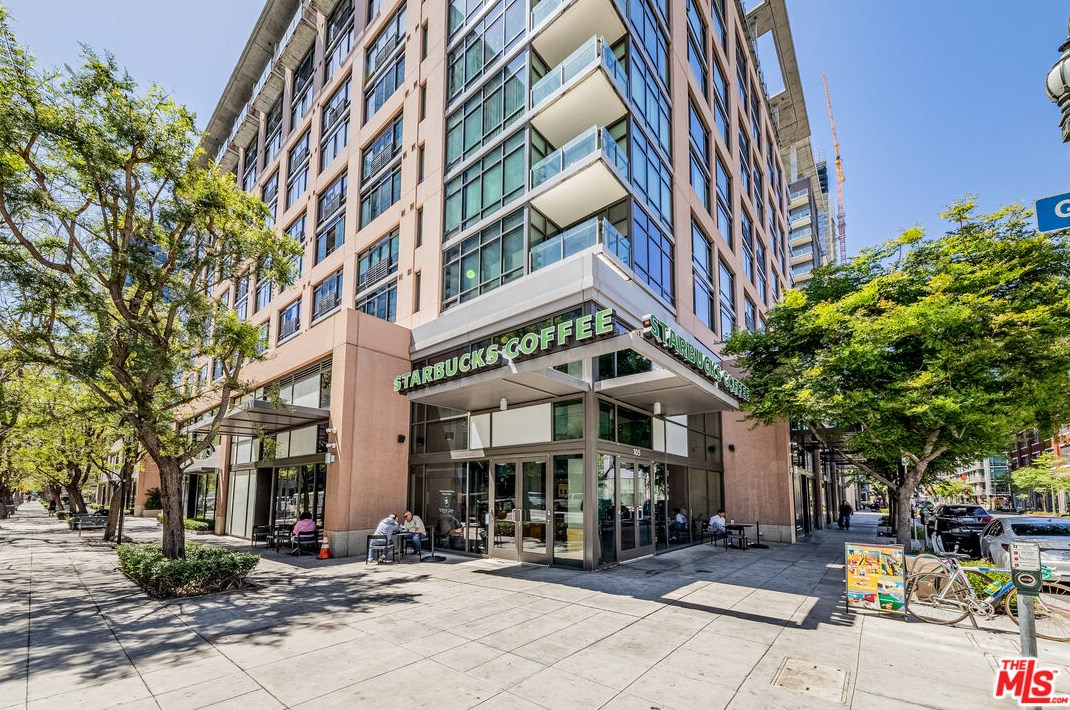 1111 Grand Ave, Los Angeles CA  90015-2164 exterior