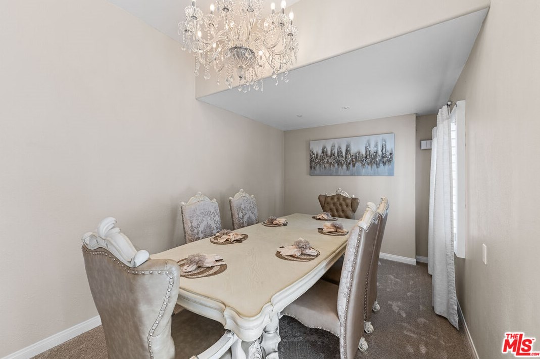 34 Calle La Reina, Rancho Mirage CA  92270-4100 exterior