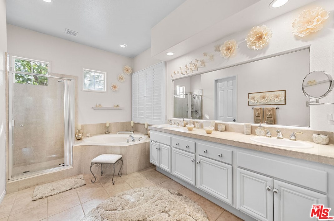 34 Calle La Reina, Rancho Mirage CA  92270-4100 exterior