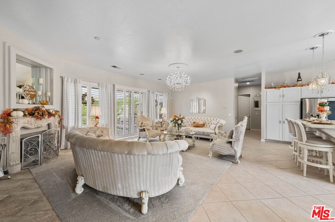 34 Calle La Reina, Rancho Mirage CA  92270-4100 exterior
