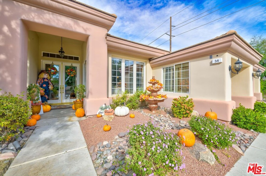 34 Calle La Reina, Rancho Mirage CA  92270-4100 exterior
