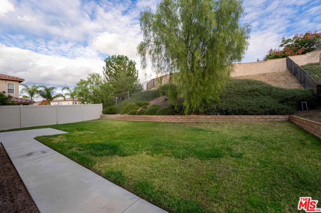 28921 Avalon Ave, Moreno Valley CA  92555-7056 exterior