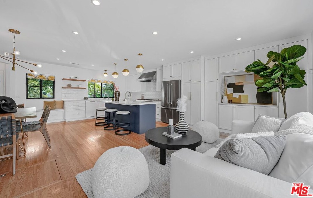1733 Holt Ave, Los Angeles CA  90035-4305 exterior