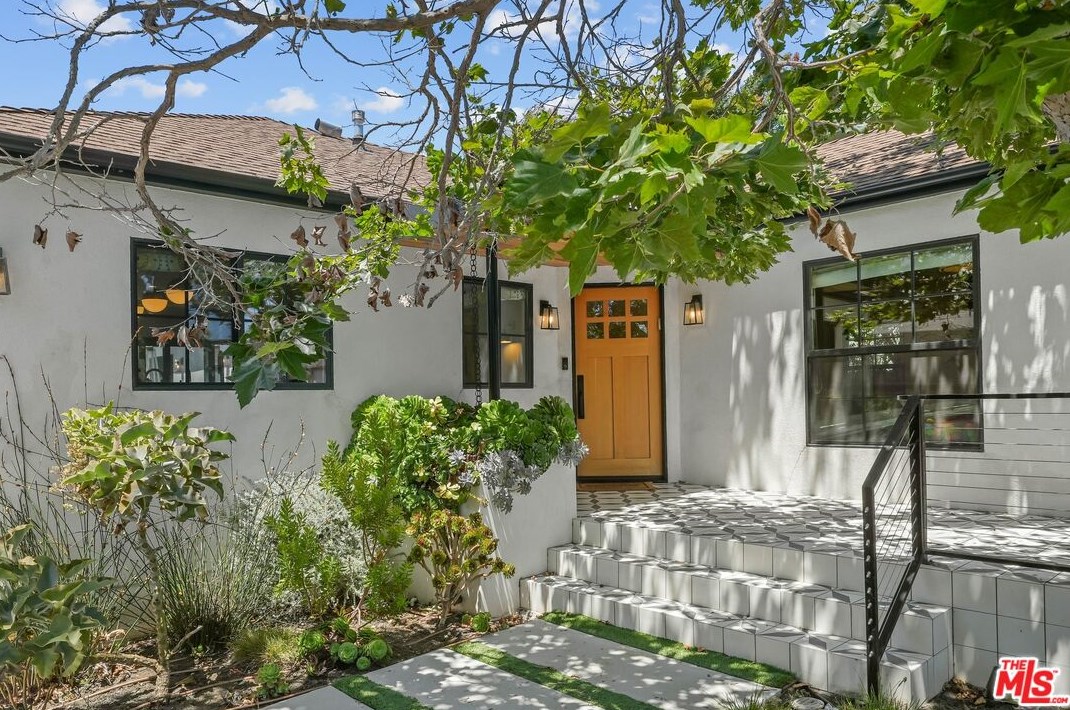 1733 Holt Ave, Los Angeles CA  90035-4305 exterior