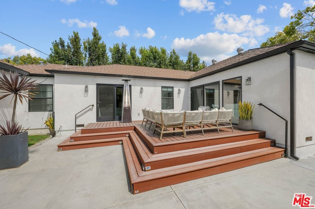 1733 Holt Ave, Los Angeles CA  90035-4305 exterior