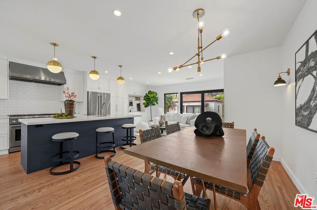 1733 Holt Ave, Los Angeles CA  90035-4305 exterior