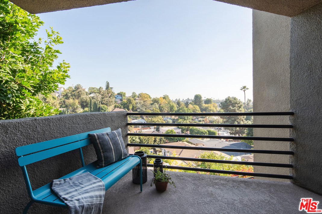 1890 Alvarado St, Los Angeles CA  90026-1780 exterior