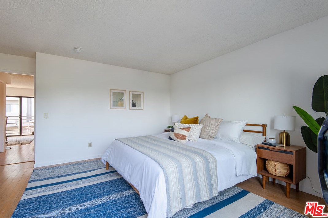 1890 Alvarado St, Los Angeles CA  90026-1780 exterior