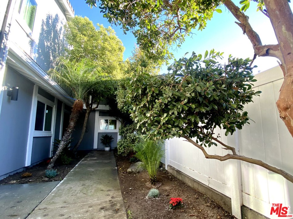 4510 Gateshead Bay, Oxnard CA  93035-3706 exterior