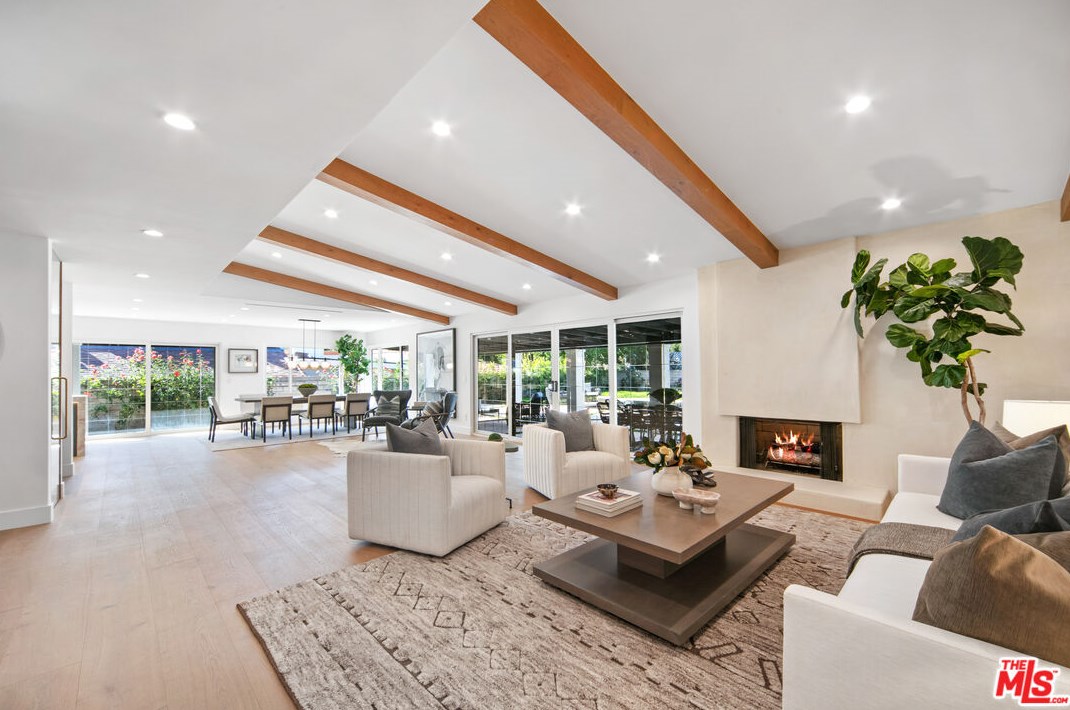 22551 Jameson Dr, Calabasas CA  91302-5854 exterior