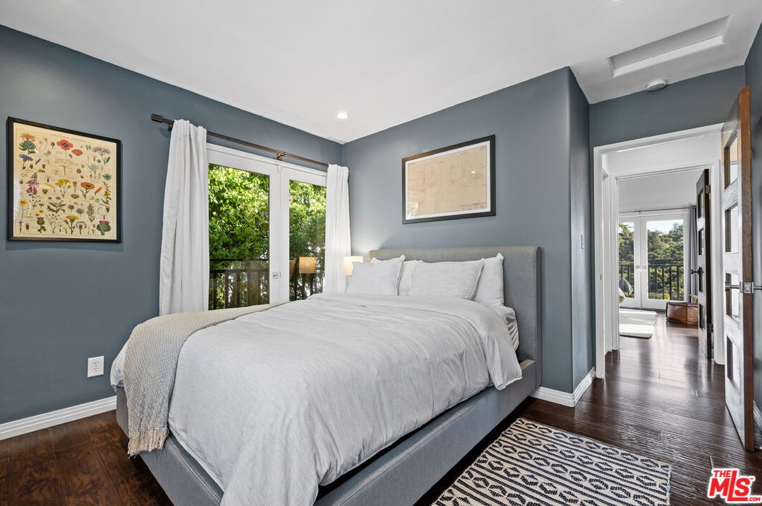 3476 Troy Dr, Los Angeles CA  90068-1436 exterior