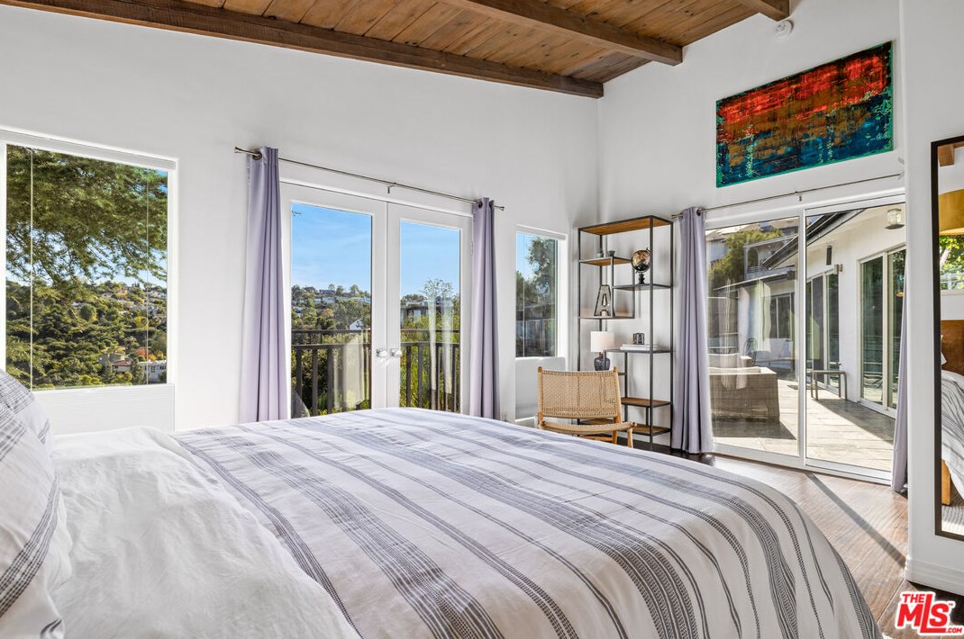 3476 Troy Dr, Los Angeles CA  90068-1436 exterior