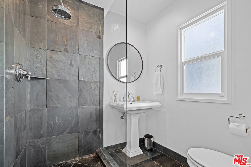 3476 Troy Dr, Los Angeles CA  90068-1436 exterior