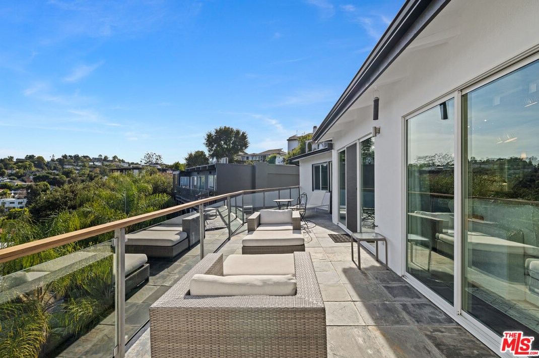 3476 Troy Dr, Los Angeles CA  90068-1436 exterior