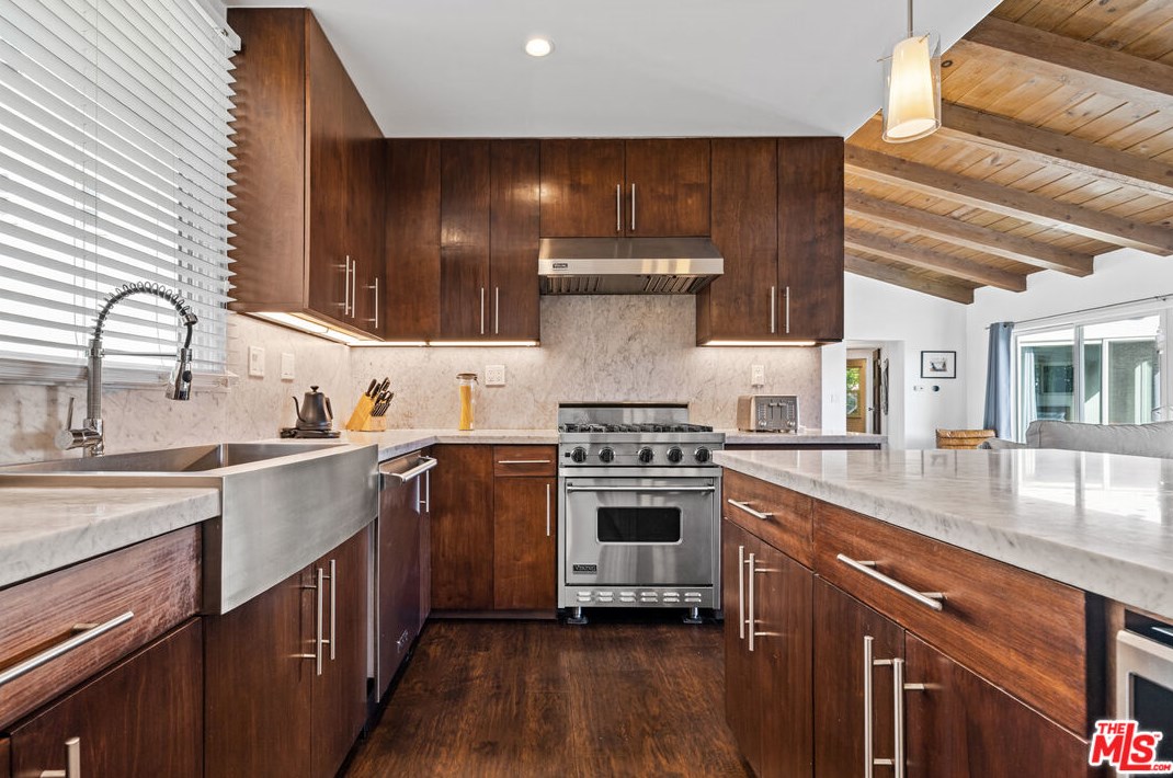 3476 Troy Dr, Los Angeles CA  90068-1436 exterior