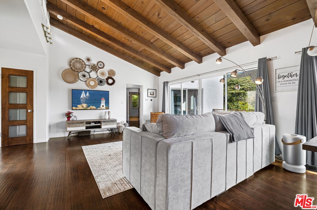3476 Troy Dr, Los Angeles CA  90068-1436 exterior