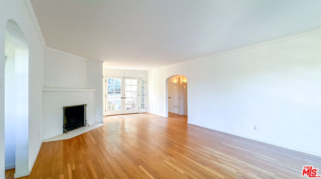 3999 Fredonia Dr, Los Angeles CA  90068-1213 exterior