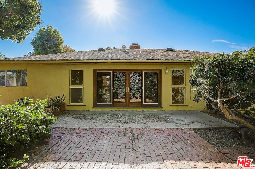 2738 Dunleer Pl, Los Angeles CA  90064-4305 exterior