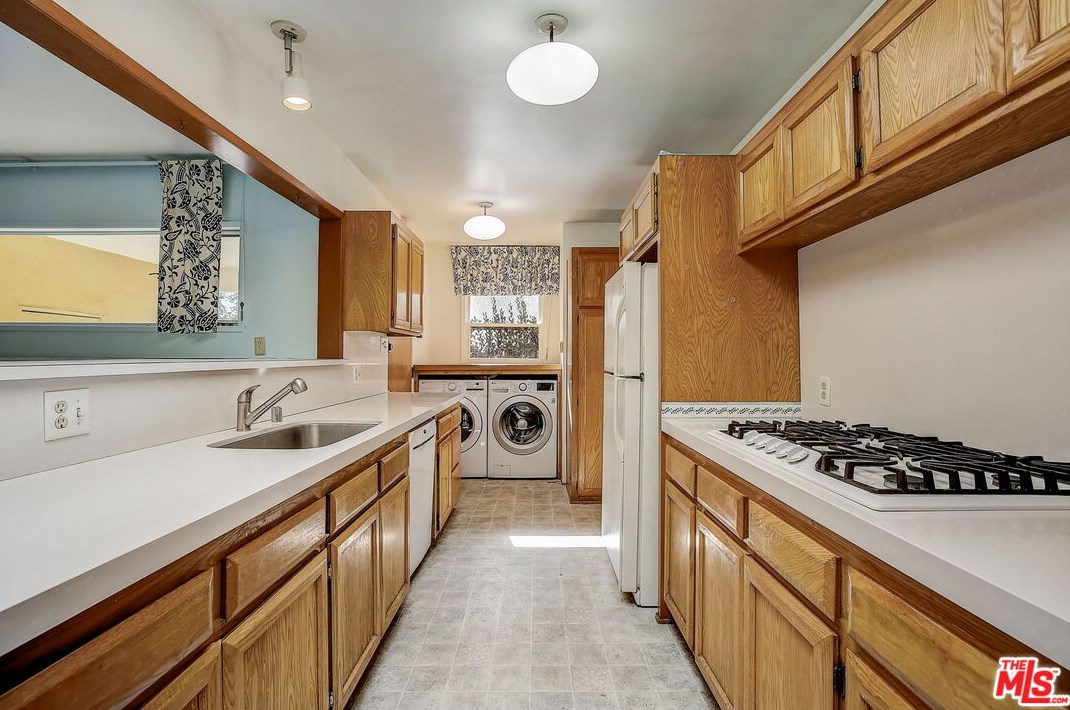 2738 Dunleer Pl, Los Angeles CA  90064-4305 exterior