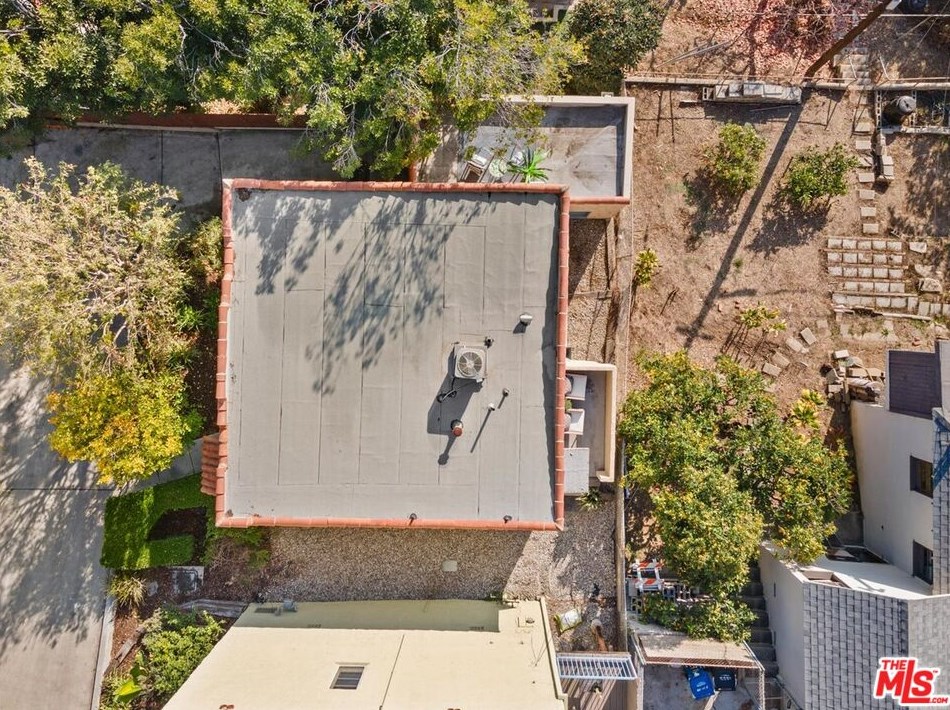 922 Maltman Ave, Los Angeles CA  90026-2711 exterior