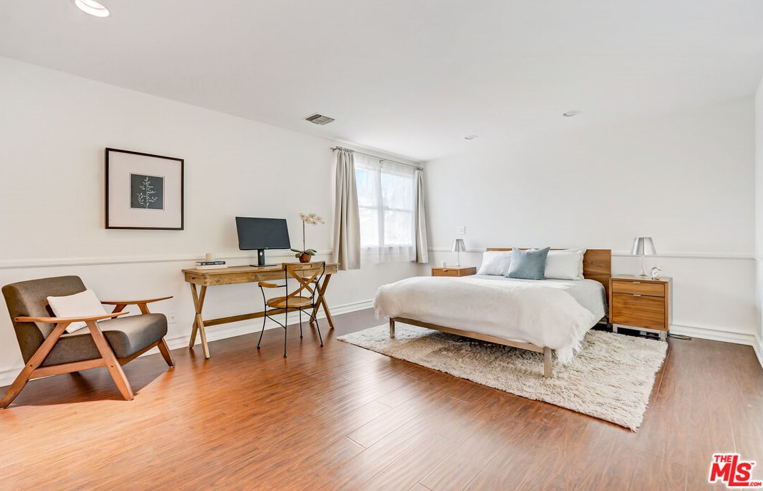 8426 Flight Ave, Los Angeles CA  90045-3045 exterior