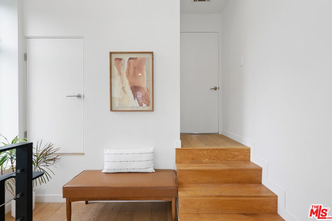 2168 Lyric Ave, Los Angeles CA  90027-4754 exterior