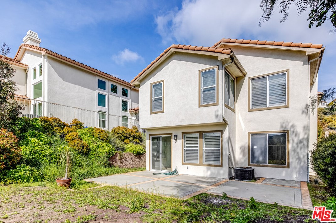 893 Calle Ln Primavera, Glendale CA  91208-3028 exterior
