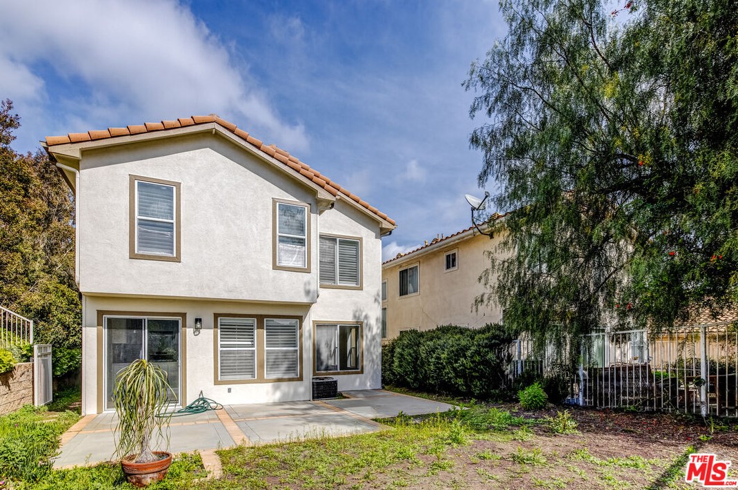 893 Calle Ln Primavera, Glendale CA  91208-3028 exterior