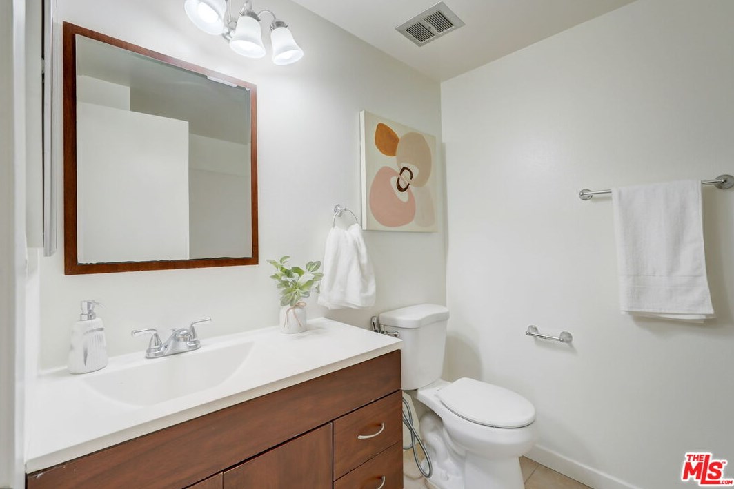 12408 Sanford St, Los Angeles CA  90066-6933 exterior
