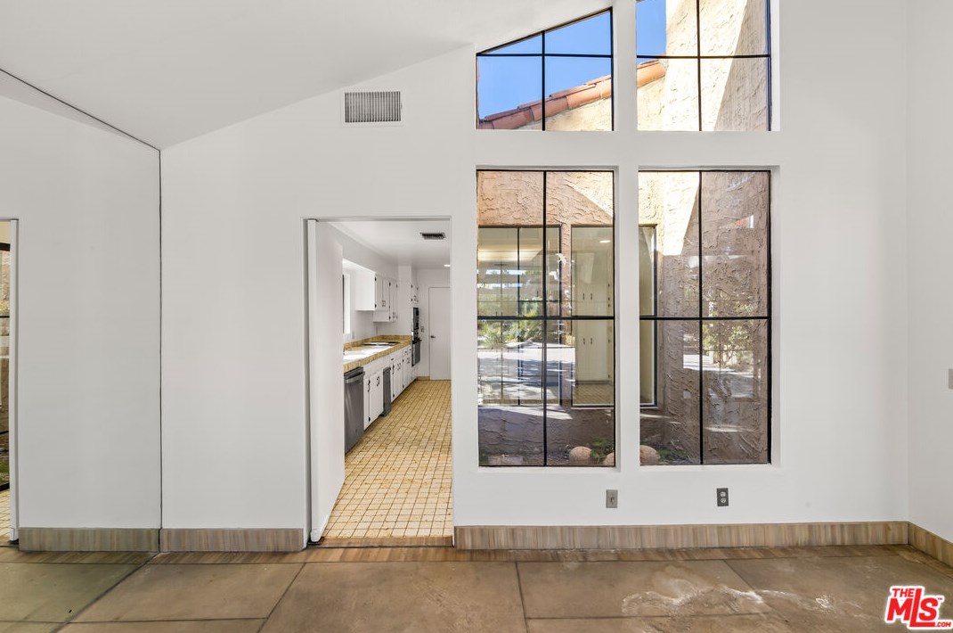 17 Lincoln Pl, Rancho Mirage CA  92270-1928 exterior
