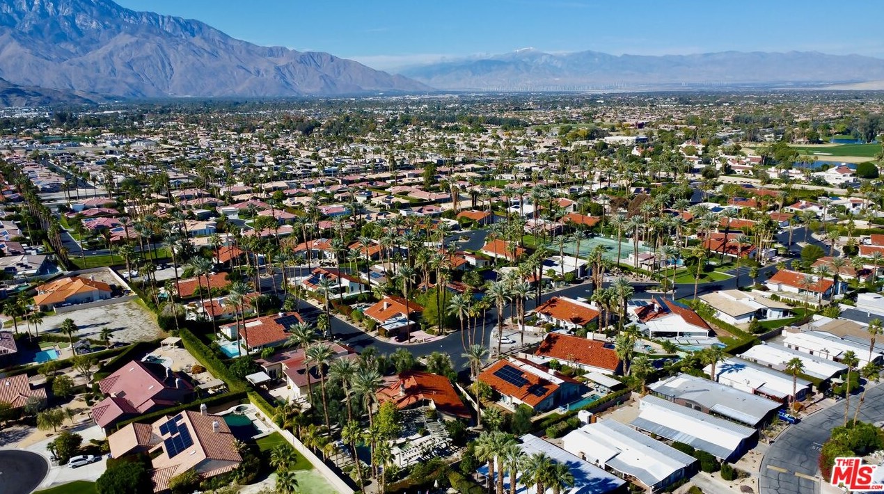 17 Lincoln Pl, Rancho Mirage CA  92270-1928 exterior