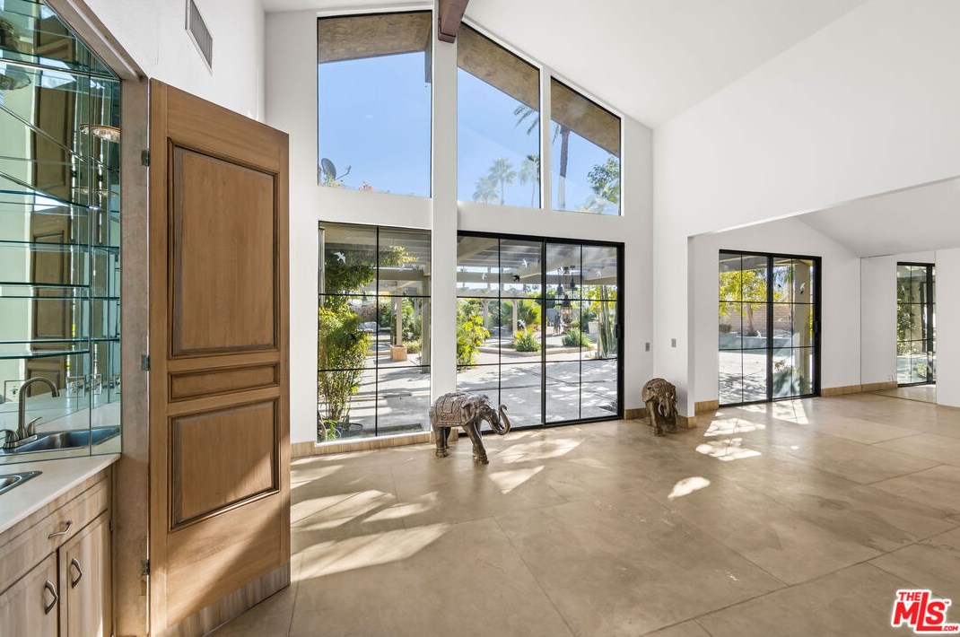 17 Lincoln Pl, Rancho Mirage CA  92270-1928 exterior