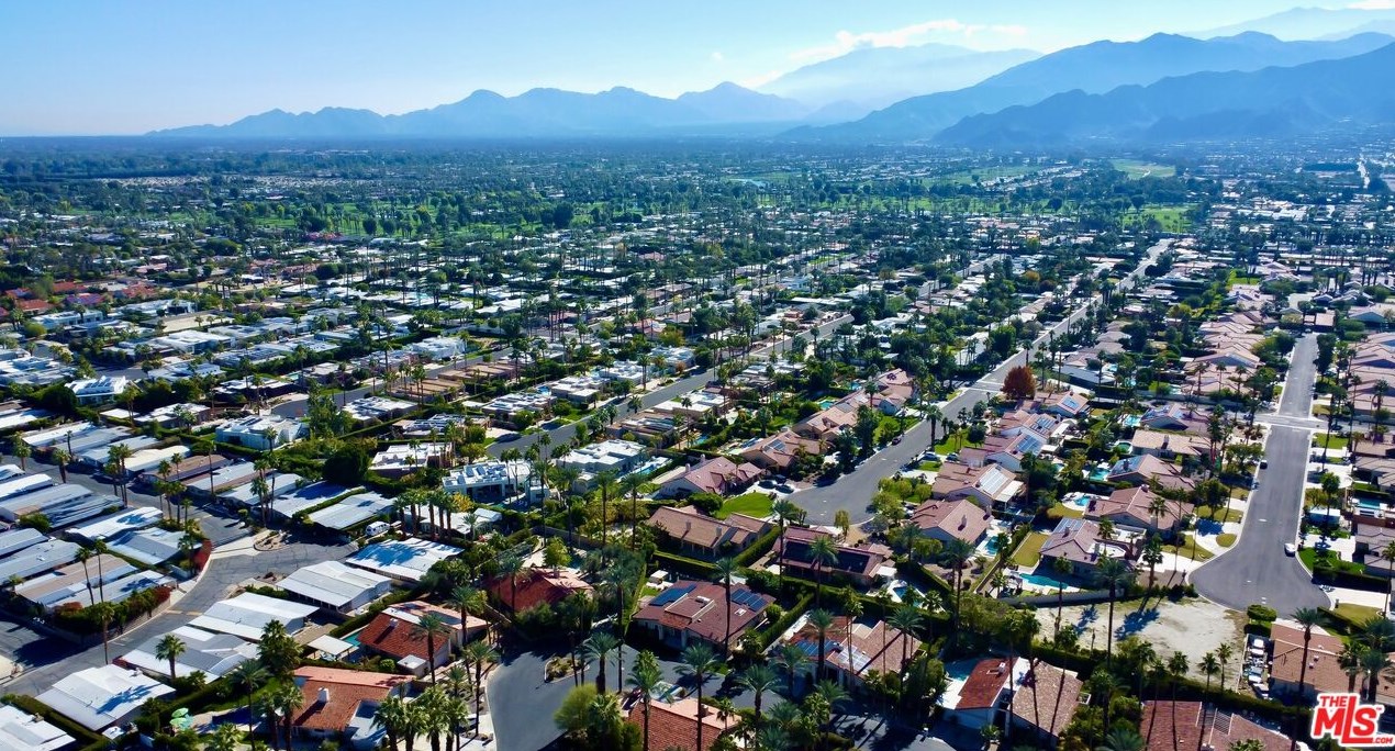 17 Lincoln Pl, Rancho Mirage CA  92270-1928 exterior