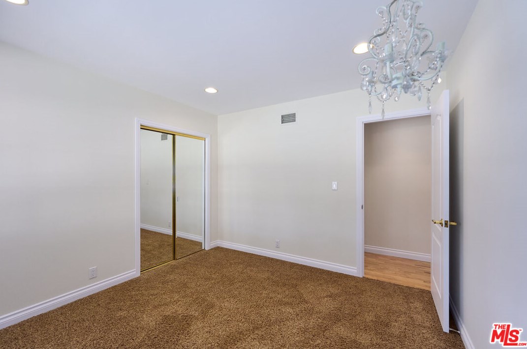 1007 Camino Flores, Thousand Oaks CA  91360-2370 exterior