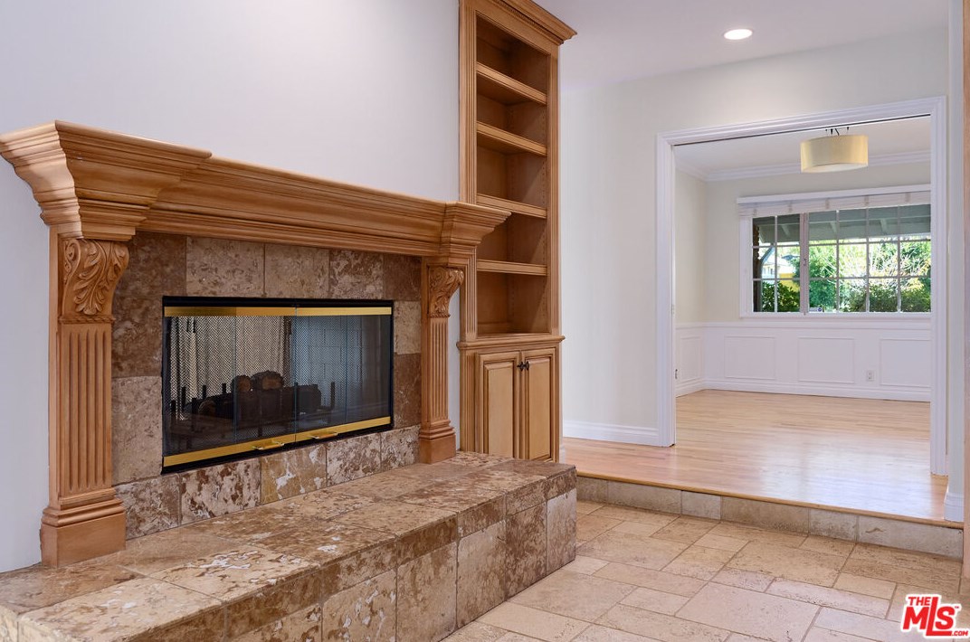 1007 Camino Flores, Thousand Oaks CA  91360-2370 exterior