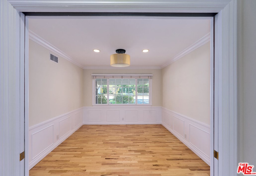 1007 Camino Flores, Thousand Oaks CA  91360-2370 exterior