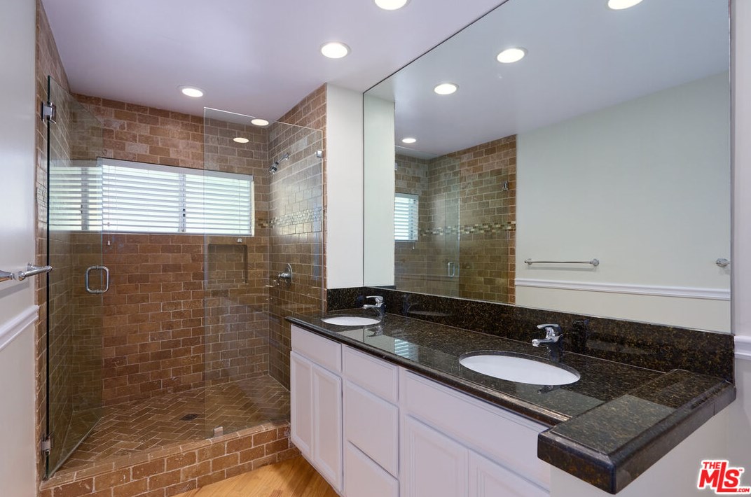 1007 Camino Flores, Thousand Oaks CA  91360-2370 exterior