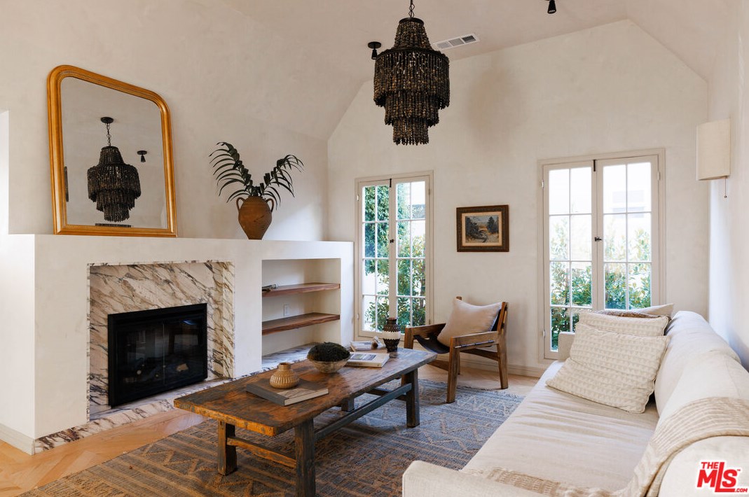 8829 Ashcroft Ave, Los Angeles CA  90048-2401 exterior
