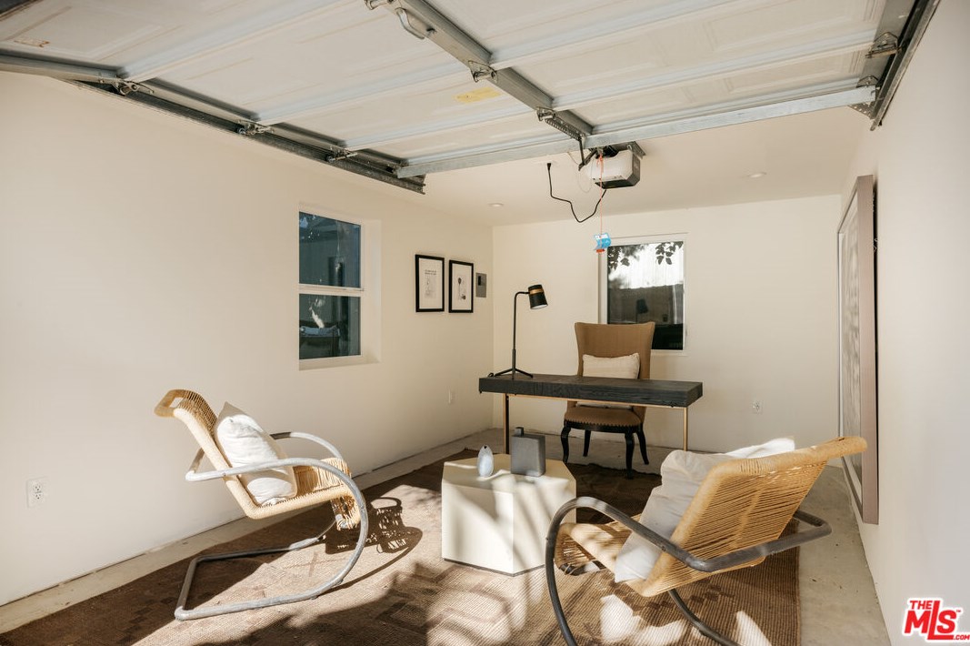8829 Ashcroft Ave, Los Angeles CA  90048-2401 exterior