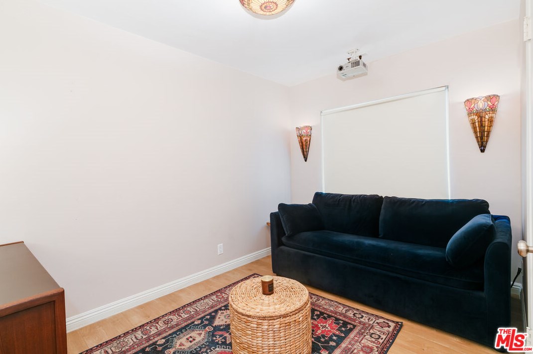 4585 Don Ricardo Dr, Los Angeles CA  90008-2811 exterior