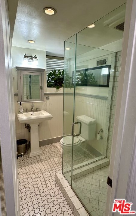 1757 Vista Del Mar Ave, Los Angeles CA  90028-5307 exterior
