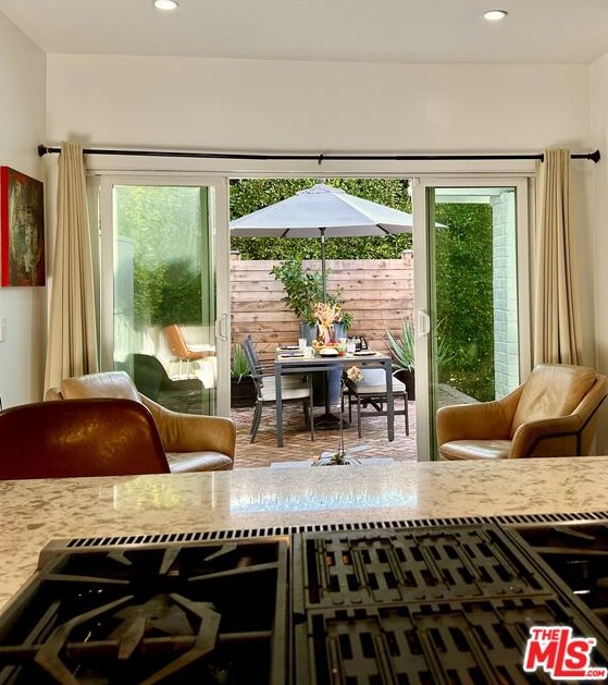 1757 Vista Del Mar Ave, Los Angeles CA  90028-5307 exterior