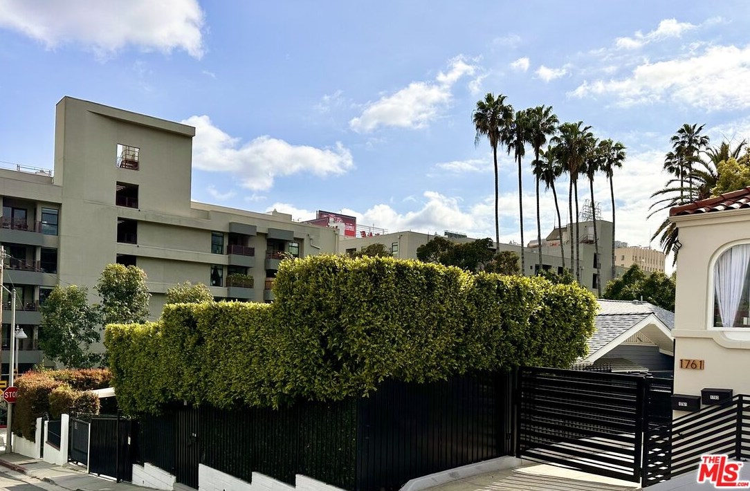 1757 Vista Del Mar Ave, Los Angeles CA  90028-5307 exterior