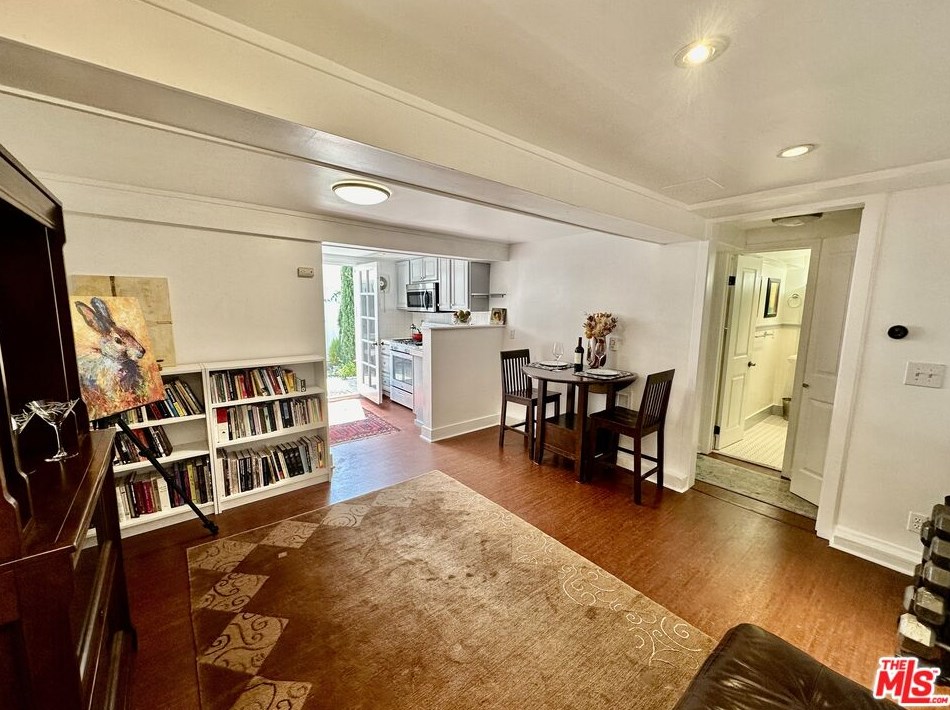 1757 Vista Del Mar Ave, Los Angeles CA  90028-5307 exterior