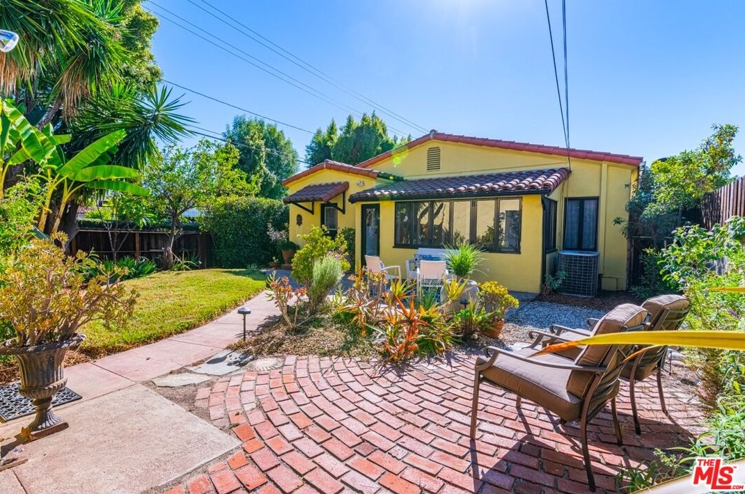2135 Orange Grove Blvd, Pasadena CA  91104-4811 exterior