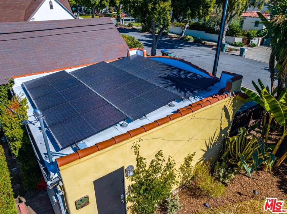 2135 Orange Grove Blvd, Pasadena CA  91104-4811 exterior