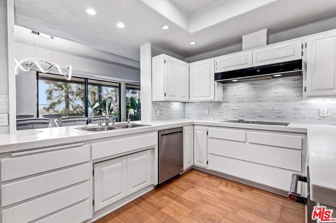 2183 Century Woods Way, Los Angeles CA  90067-6308 exterior