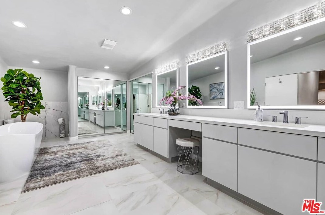2183 Century Woods Way, Los Angeles CA  90067-6308 exterior