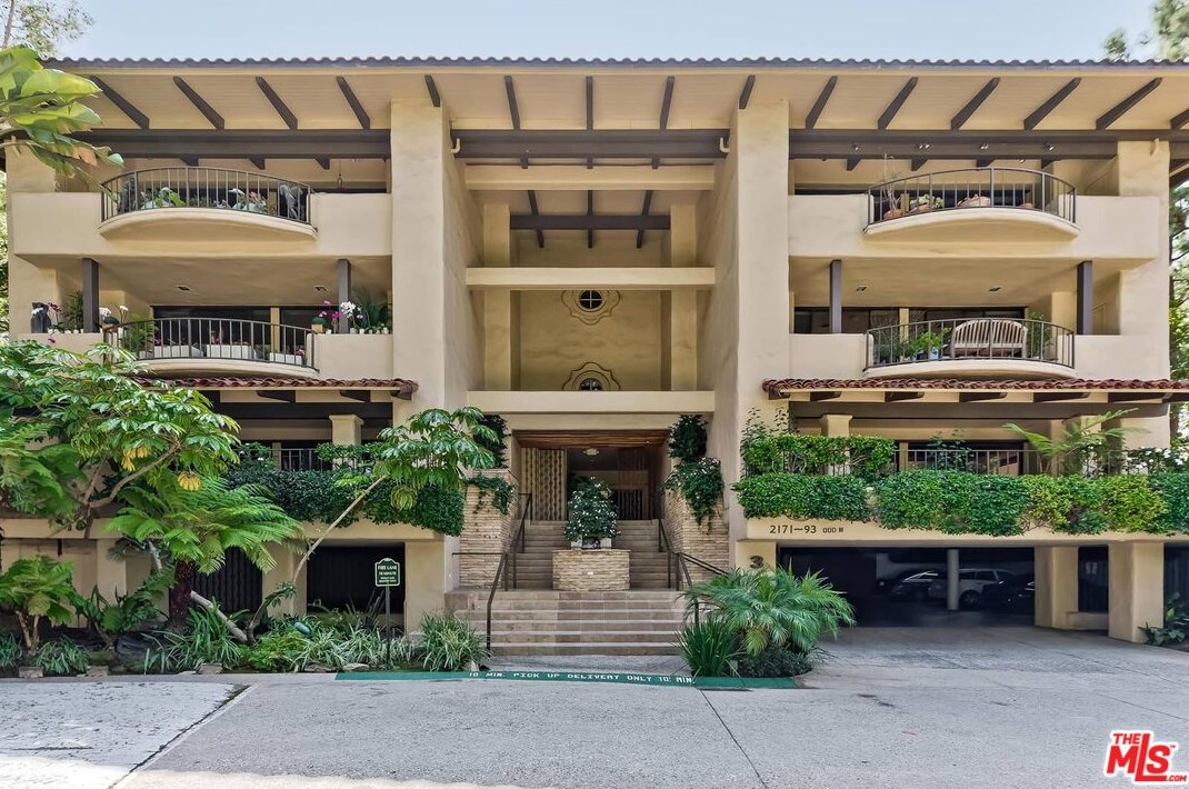 2183 Century Woods Way, Los Angeles CA  90067-6308 exterior