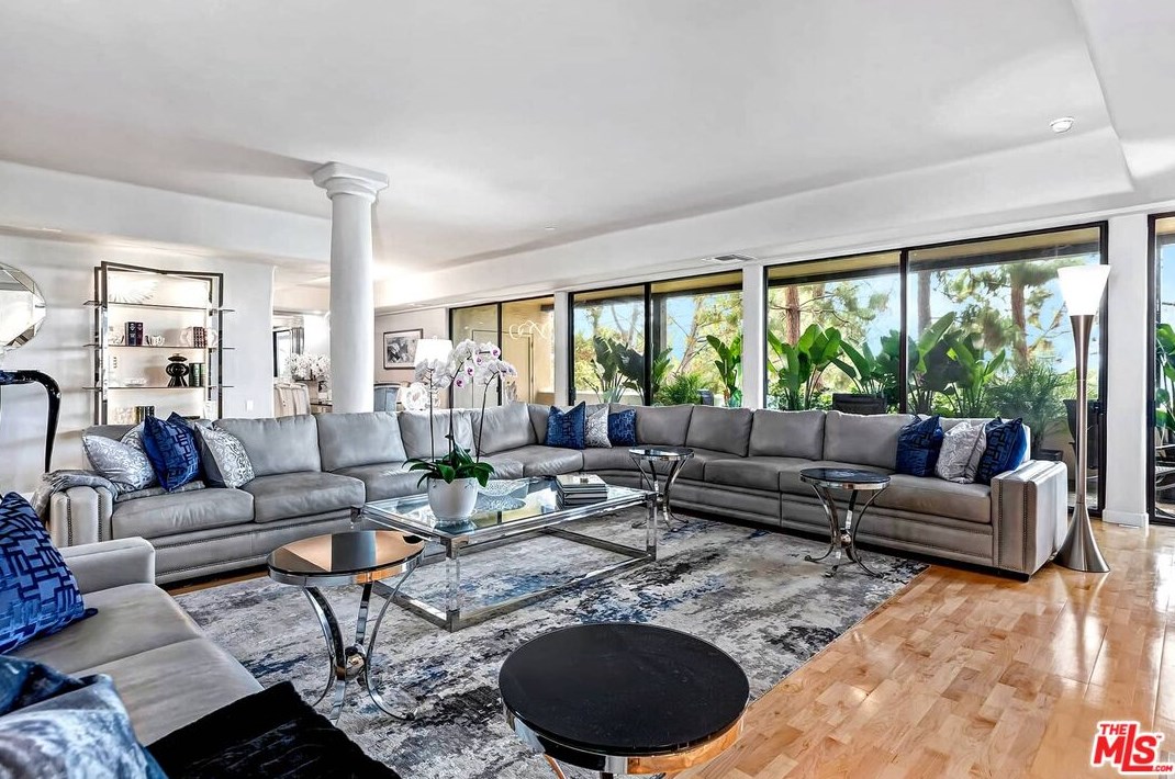 2183 Century Woods Way, Los Angeles CA  90067-6308 exterior